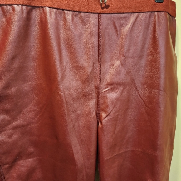 ROAMAN'S Women's Burgundy Faux Leather Elastic Waisted Pants plus size 22/24 - Picture 5 of 9